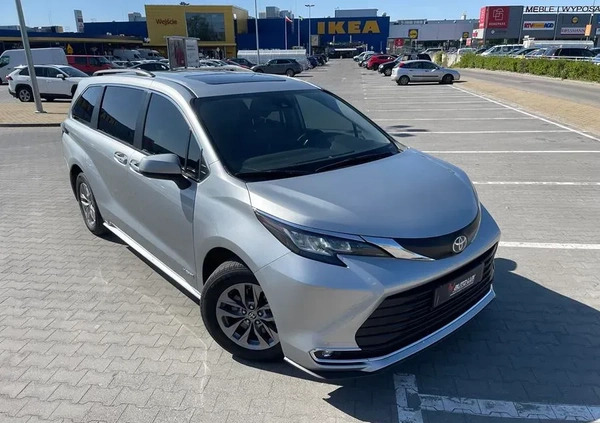 Toyota Sienna cena 209400 przebieg: 16990, rok produkcji 2021 z Narol małe 436